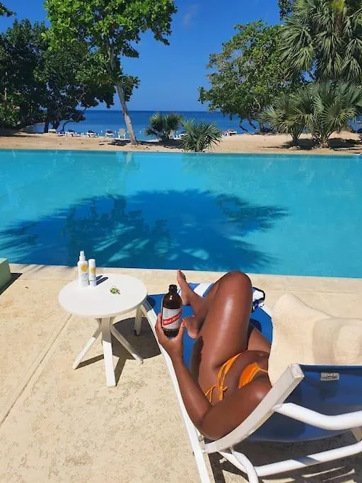 Townhouse By The Bay, Little Bay Country Club ,Negril Villa Orange Bay